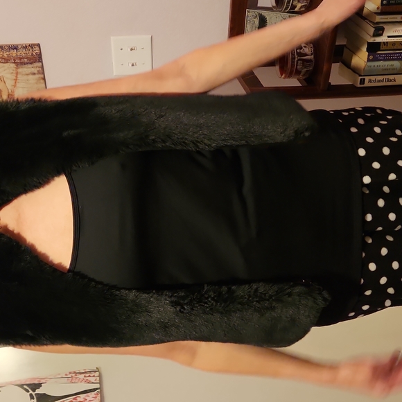 Vest - Picture 2 of 3